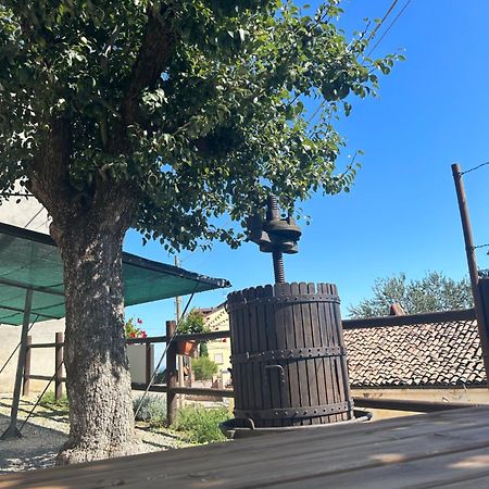 הוילה Cisterna dʼAsti Takapradalu מראה חיצוני תמונה