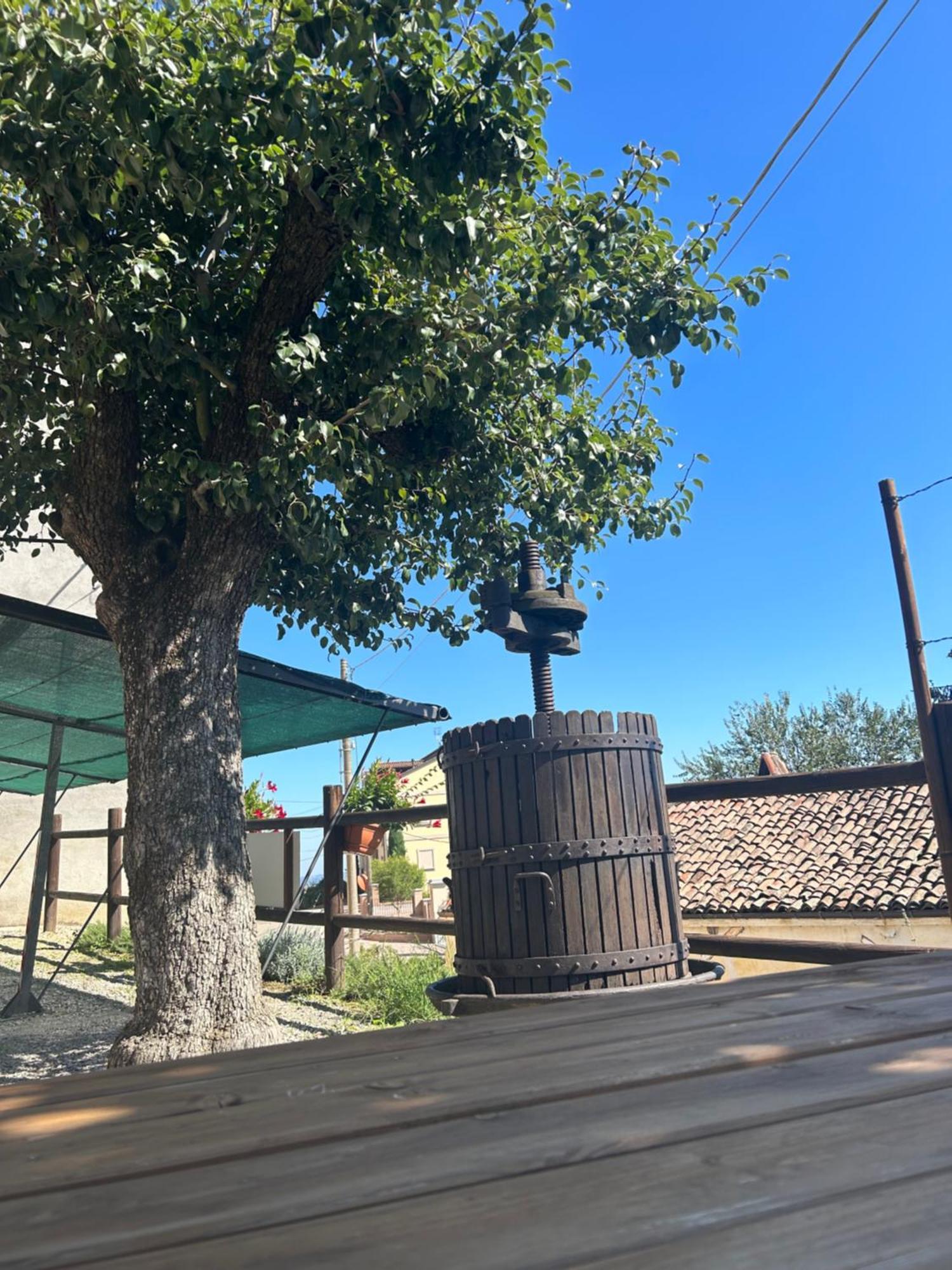 הוילה Cisterna dʼAsti Takapradalu מראה חיצוני תמונה