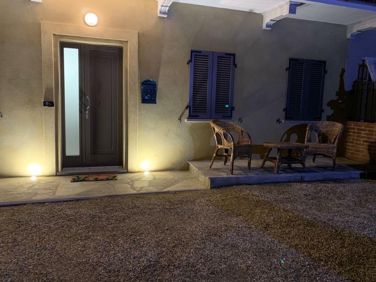 הוילה Cisterna dʼAsti Takapradalu מראה חיצוני תמונה